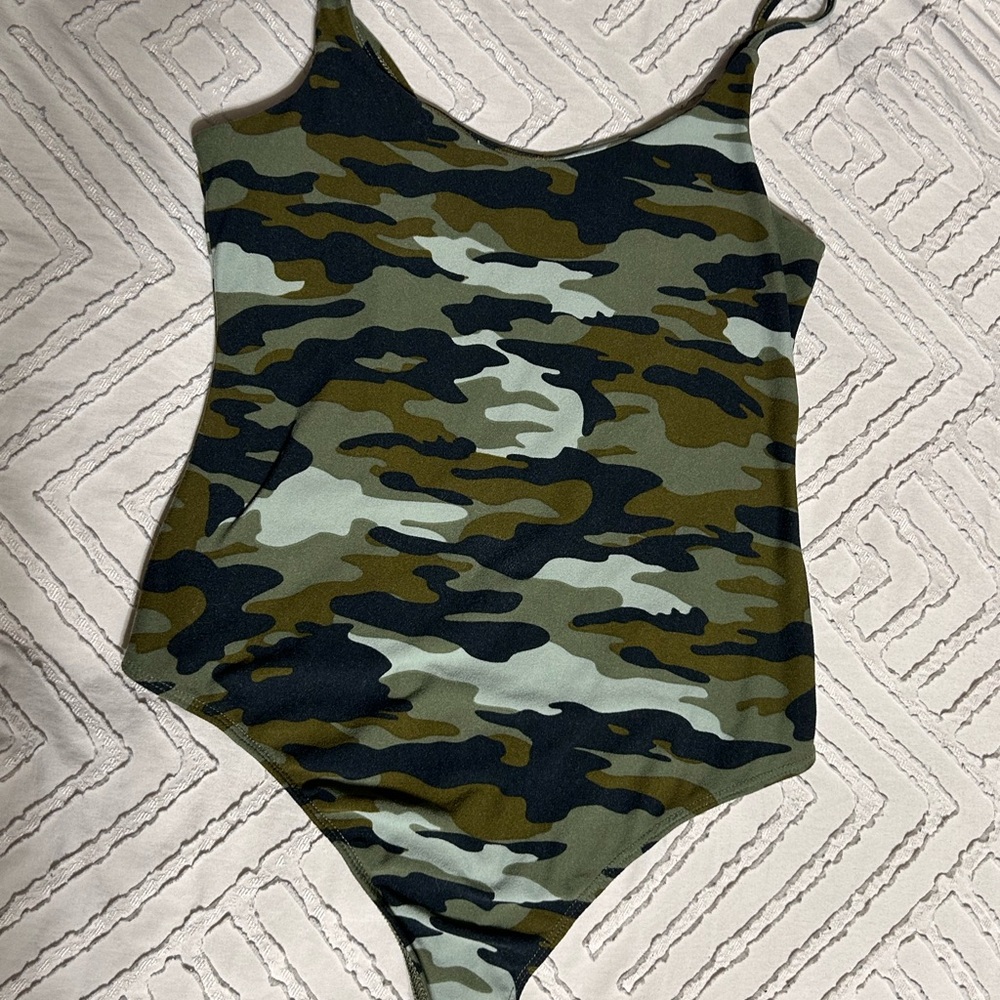 Derek Heart Camouflage Tank Top